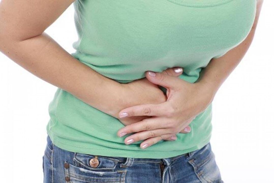 douleurs abdominales dues à la présence de parasites dans le corps